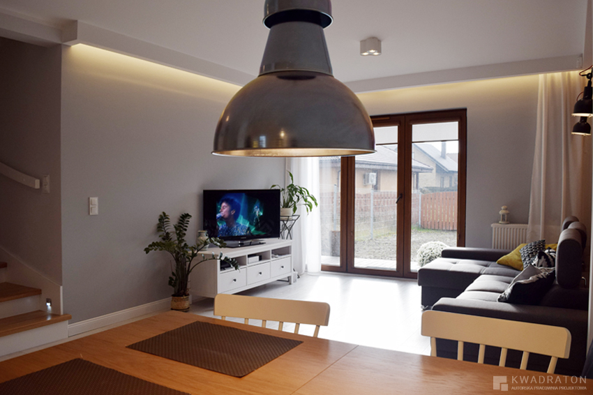 kwadraton-wnetrze-styl-loftowy-salon-zabudowa-gk